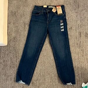 NWT LEVIs